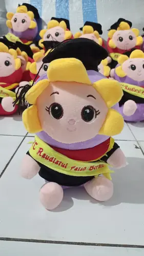 boneka-wisuda.webp